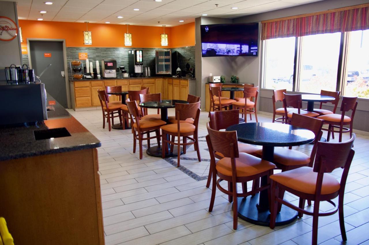 Howard Johnson By Wyndham Lexington Ngoại thất bức ảnh