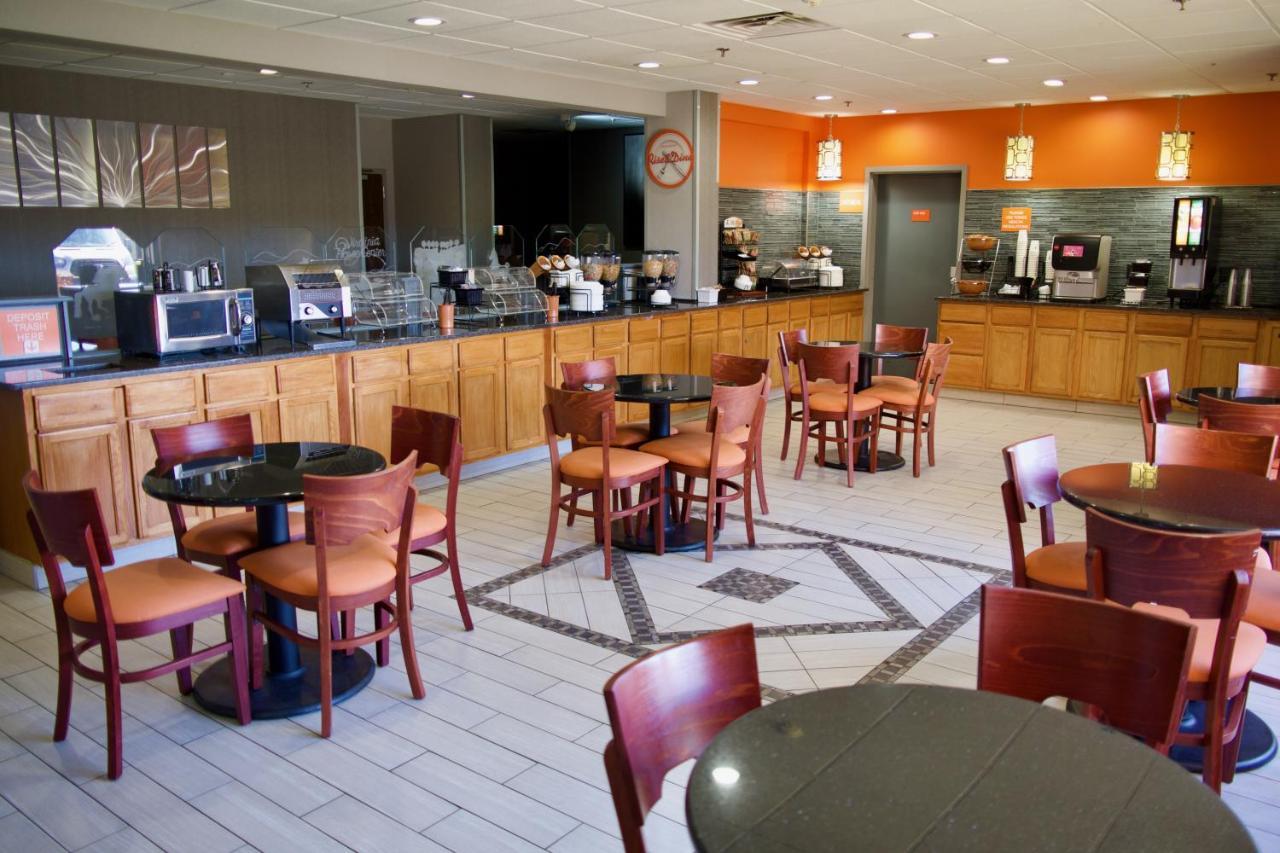 Howard Johnson By Wyndham Lexington Ngoại thất bức ảnh