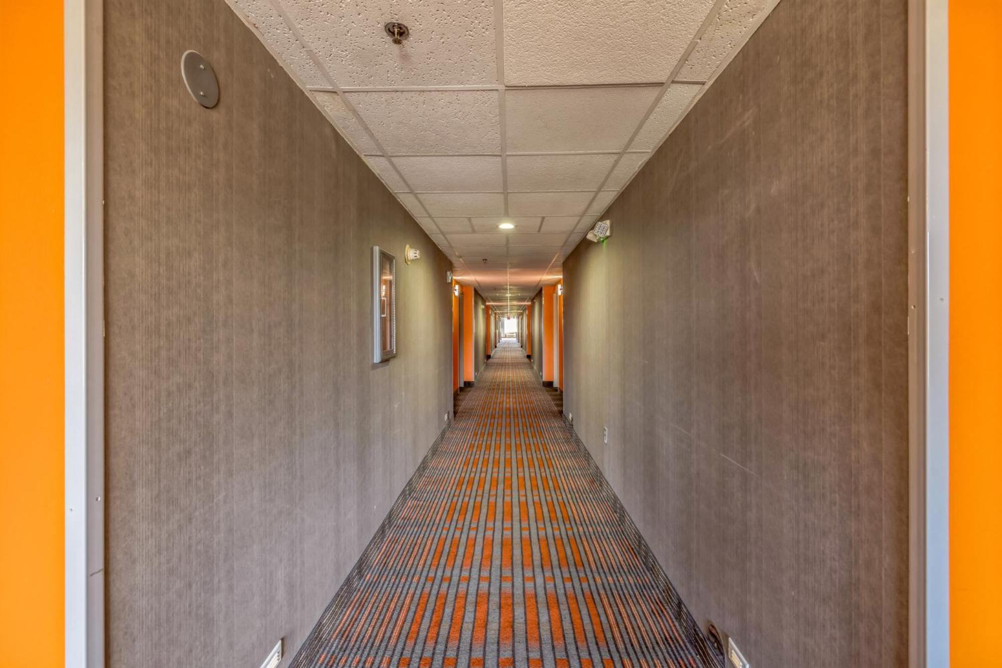 Howard Johnson By Wyndham Lexington Ngoại thất bức ảnh