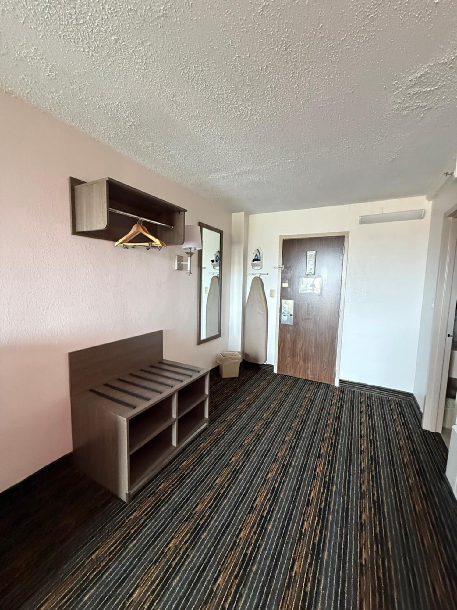 Howard Johnson By Wyndham Lexington Ngoại thất bức ảnh