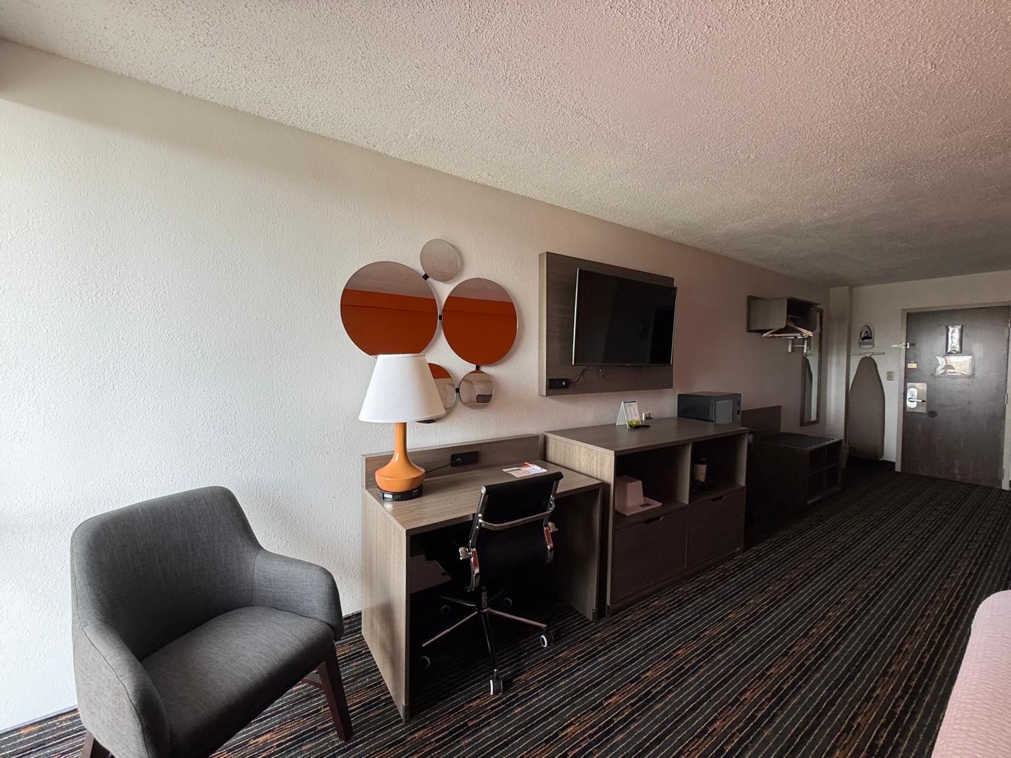 Howard Johnson By Wyndham Lexington Ngoại thất bức ảnh
