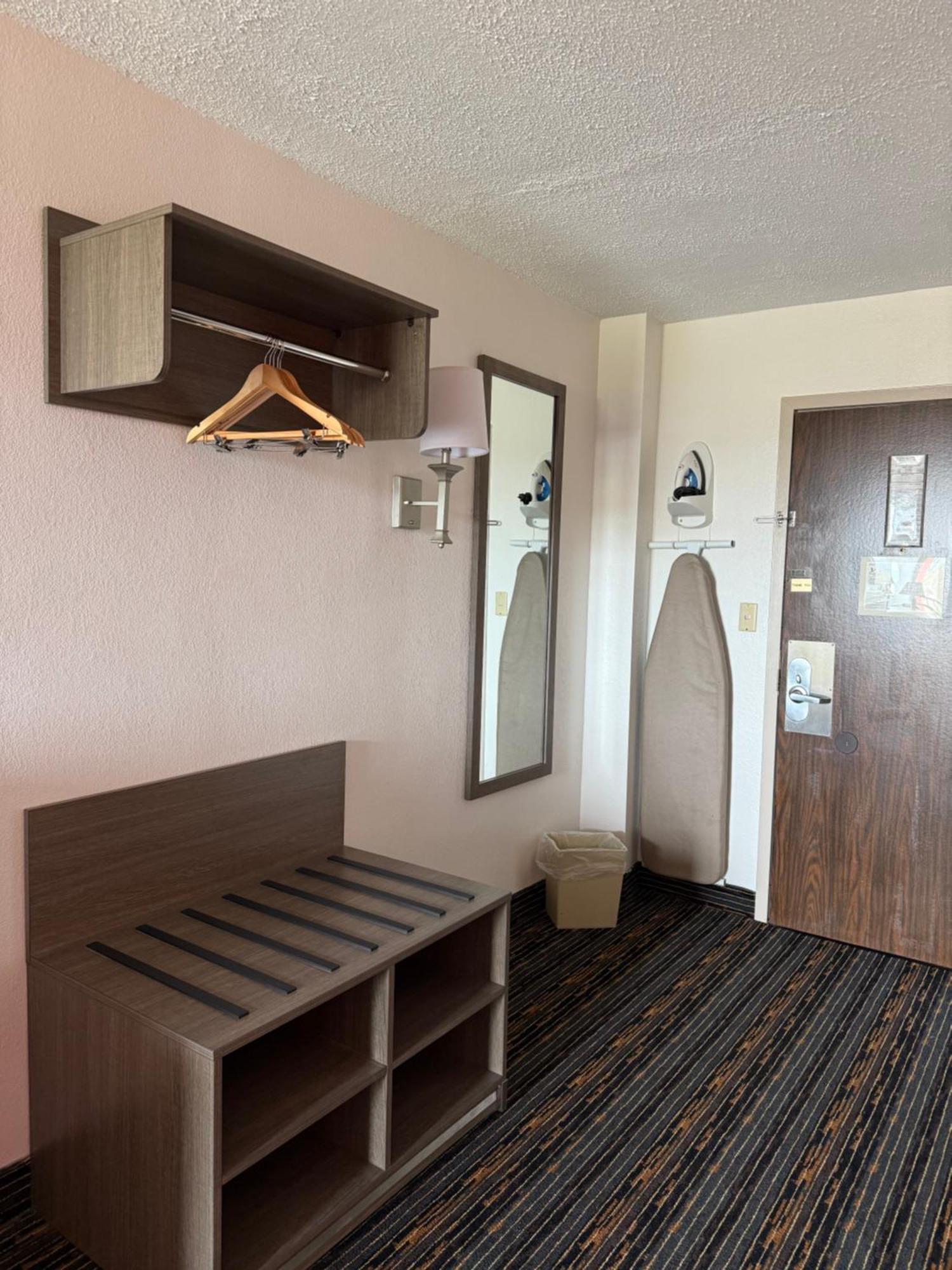 Howard Johnson By Wyndham Lexington Ngoại thất bức ảnh
