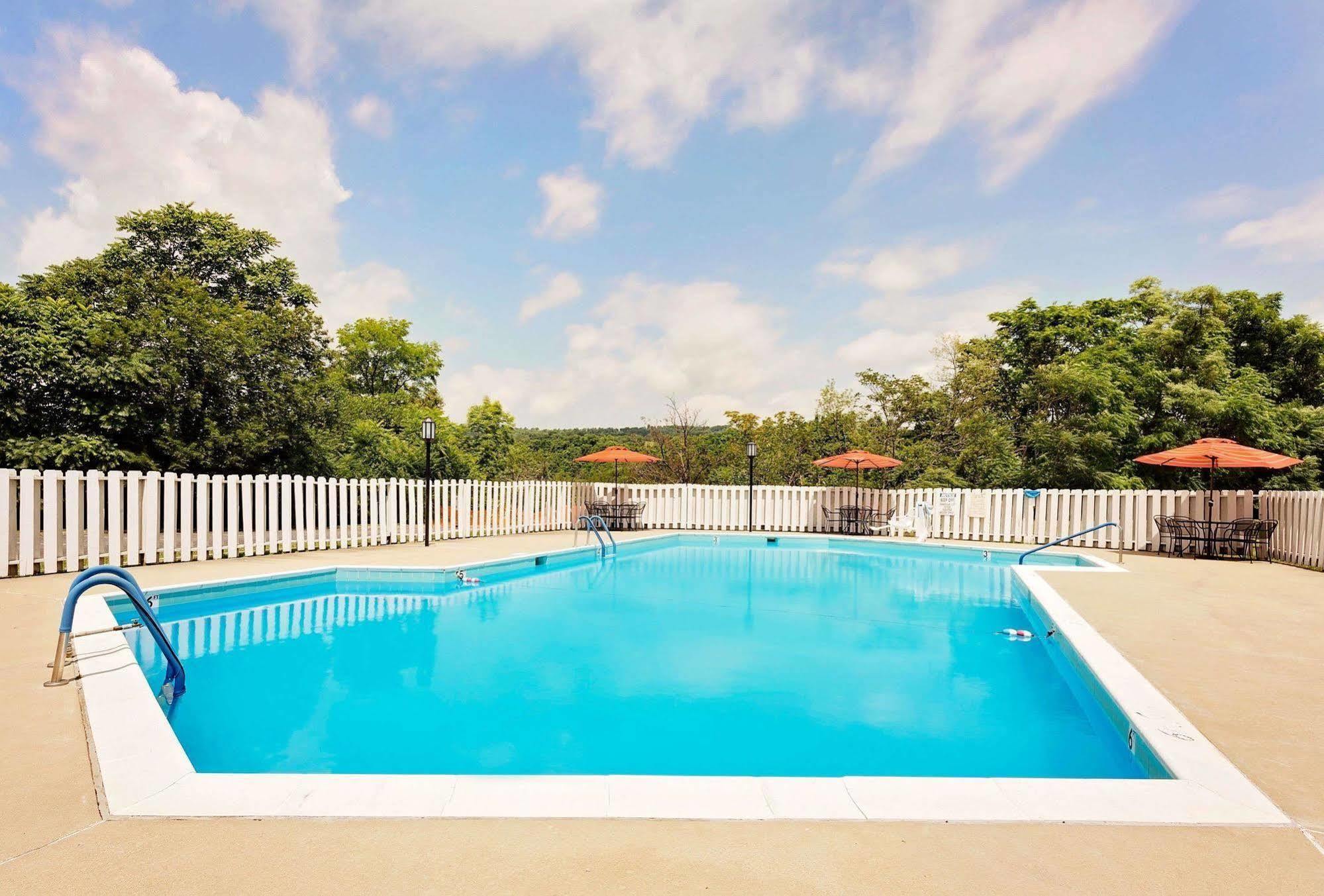 Howard Johnson By Wyndham Lexington Ngoại thất bức ảnh